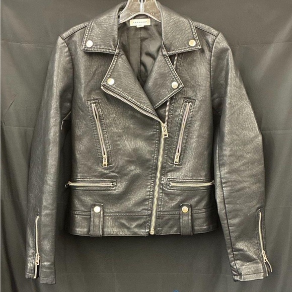 Topshop Jackets & Blazers - NWOT Topshop Vegan Leather Moto Biker Jacket.  Size 4